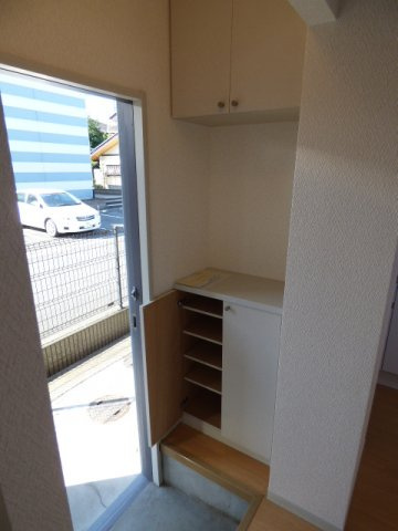 【玄関】 | クレセントD