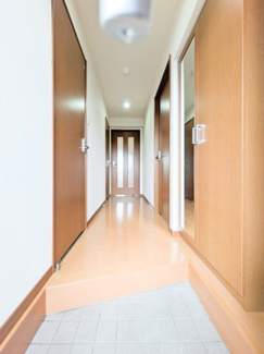 【玄関】 | ファミーユ旭台