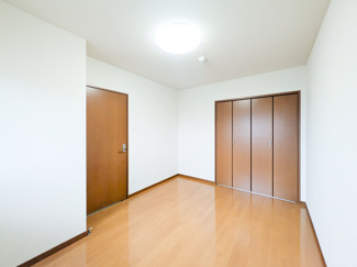 【洋室】 | ファミーユ旭台