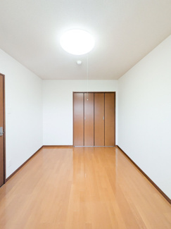 【洋室】 | ファミーユ旭台