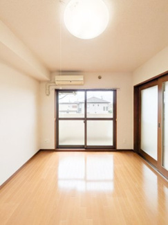 【居間・リビング】 | ファミーユ旭台