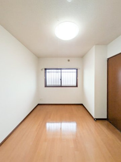 【洋室】 | ファミーユ旭台