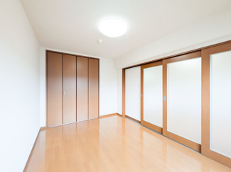 【洋室】 | ファミーユ旭台