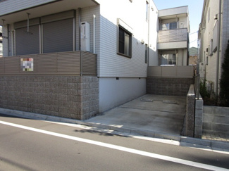 【駐車場】