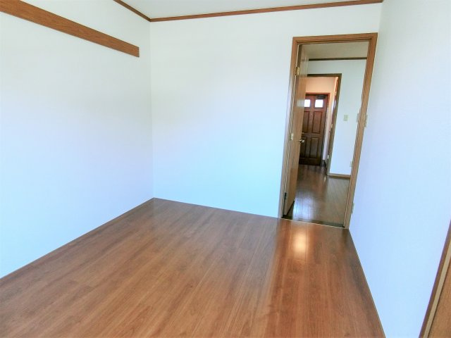 ラ・ポートBの洋室