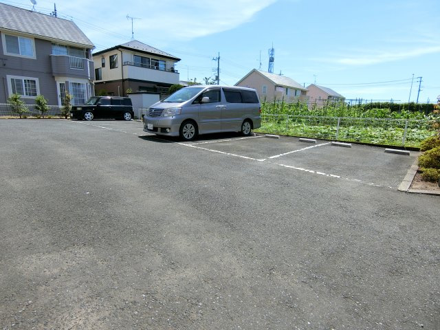ラ・ポートBの駐車場