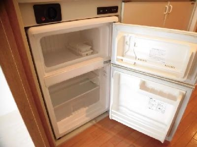 ディクティ三条の設備|2ドア冷蔵庫付