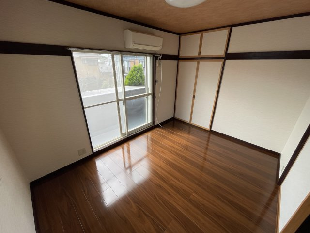 フルハウスNO6の居間・リビング