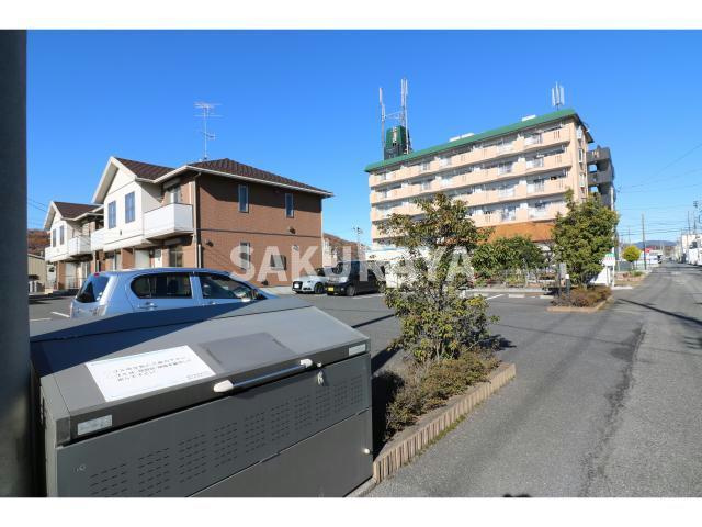 レフィナードの周辺