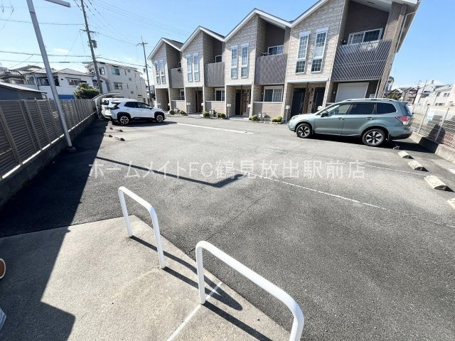 メゾン・ド・ソレイユの駐車場