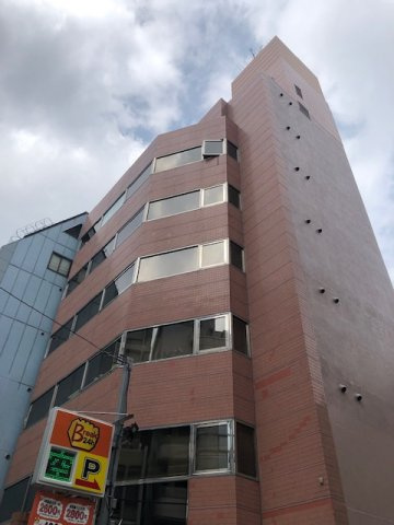 東英小川町ビルの外観