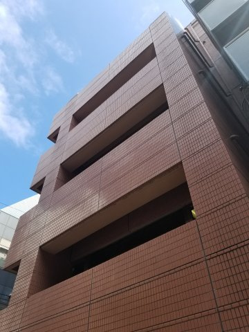 東英小川町ビルの外観
