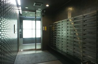 【エントランス】 | レジディア市谷薬王寺