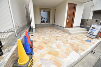 【駐車場】 | 現地見学や資料請求などお気軽にお問合わせ下さい。
周辺環境とあわせて現地ご案内致します。