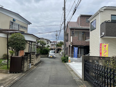 【前面道路含む現地写真】 | 府中市是政6丁目新築戸建て