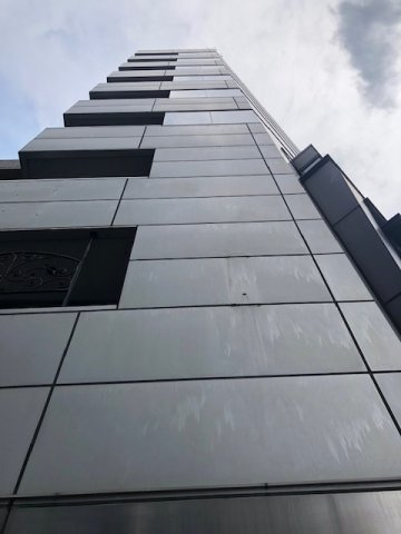 東英九段ビルの外観