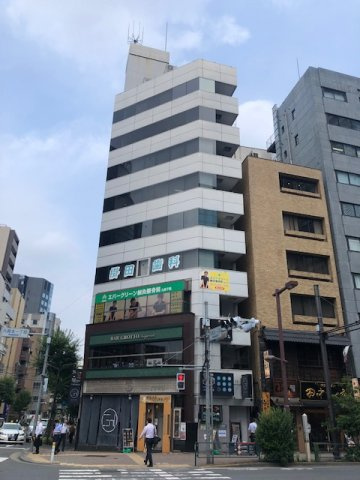 東英九段ビルの外観