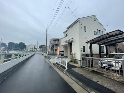 【前面道路含む現地写真】 | 府中市本宿町1丁目新築戸建て | 前面道路含む現地写真です