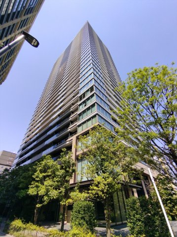 パークシティ中央湊ザタワーの外観