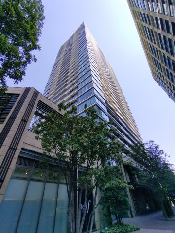 パークシティ中央湊ザタワーの外観