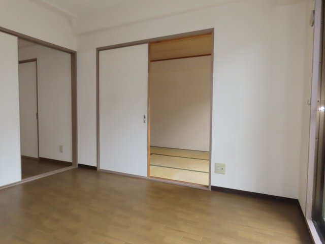 第3北浦ハイツの洋室