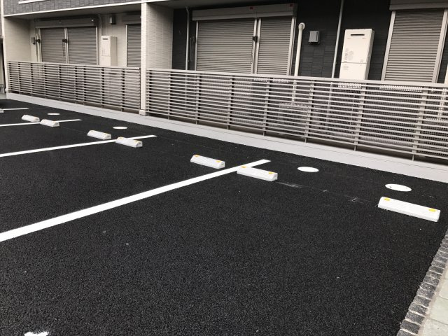 グレイスコートA棟の駐車場