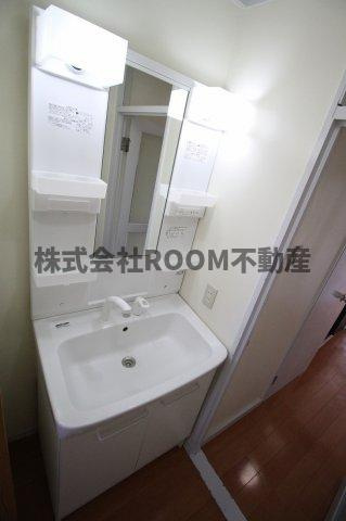 野﨑マンションの洗面所|ゆったりとスペースのある洗面所