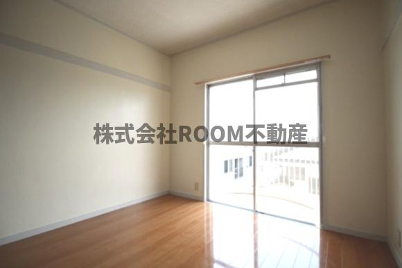 野﨑マンションの洋室|個人の部屋や寝室として使える洋室です