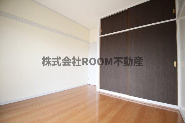 野﨑マンションの寝室|ゆとりの広さです