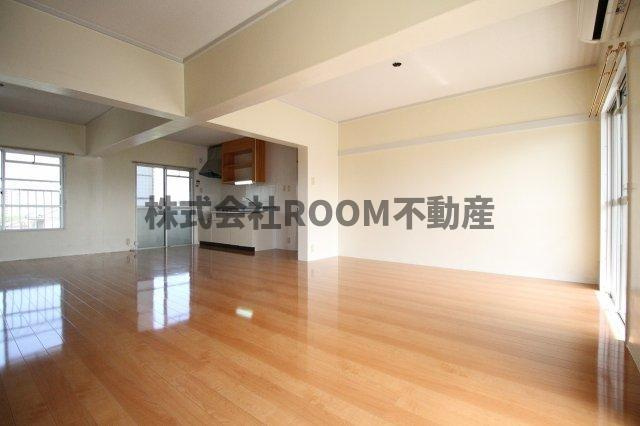 野﨑マンションの居間・リビング|ゆったり過ごせる居間です