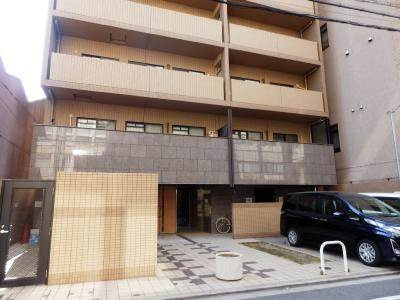 リバティ四条烏丸のエントランス