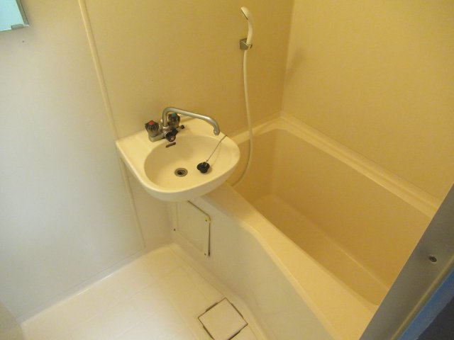 レジデンス大手町の浴室|サンプル写真です