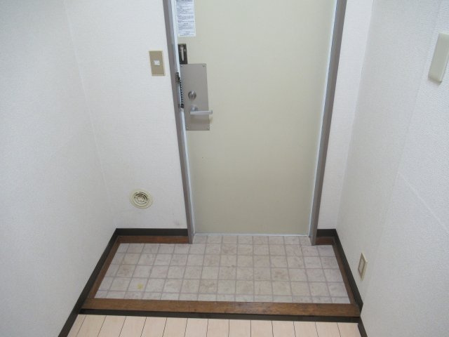 レジデンス大手町の玄関|サンプル写真になります。