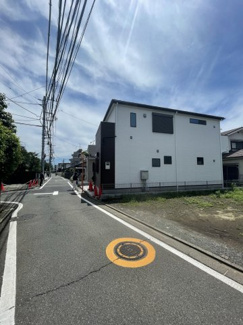 【前面道路含む現地写真】