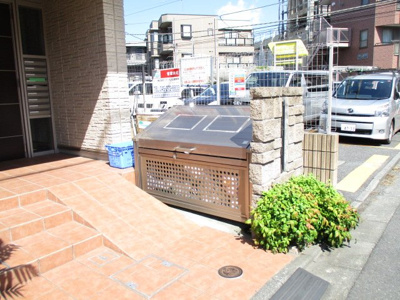 【その他共用部分】 | アルチェ | 敷地内ごみ置き場でごみ出しもらくらく～♪忙しい社会人さんや主婦さんにもうってつけ！