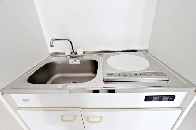 和田秋川ビルのキッチン|IHキッチン