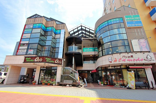 和田秋川ビルの外観