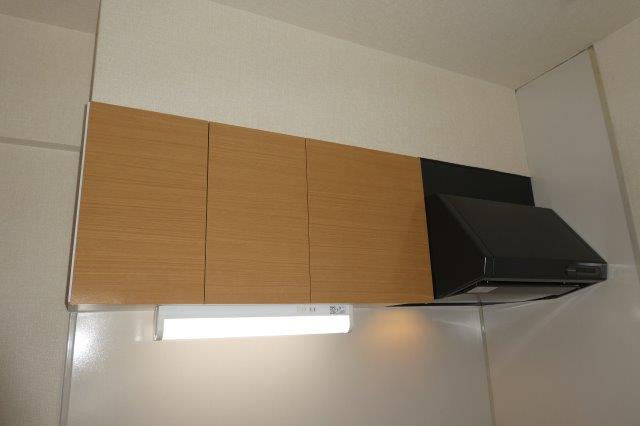 サンヴィレッジ笹沖のキッチン|キッチン上収納