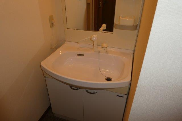 サンヴィレッジ笹沖の独立洗面台|シャンプードレッサー