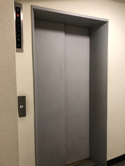 檜ビルのロビー