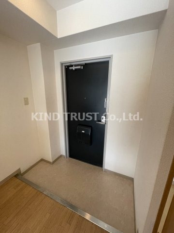 フォレスタ本庄の玄関|収納もある玄関です