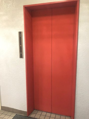 青木ビルのロビー