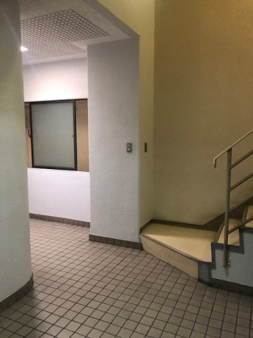 青木ビルのロビー