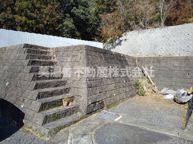 ５６９４４　山県市梅原土地の外観