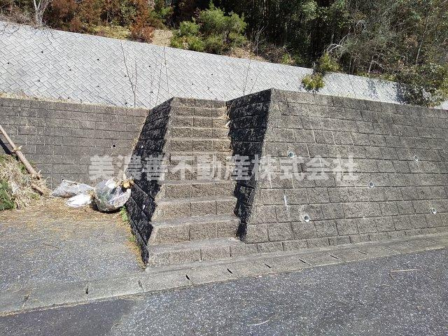 ５６９４４　山県市梅原土地の外観