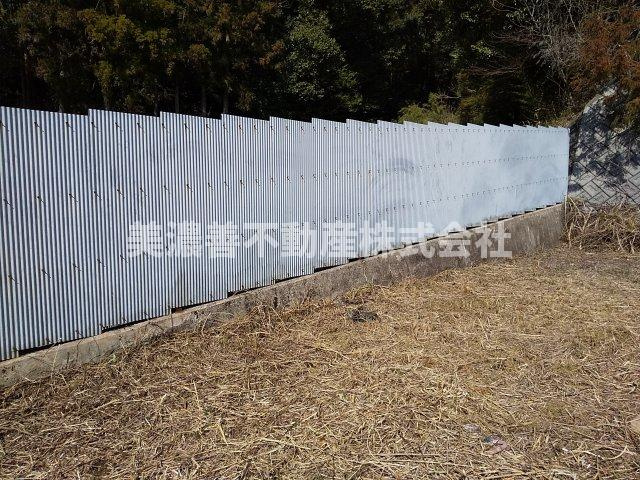 ５６９４４　山県市梅原土地の外観