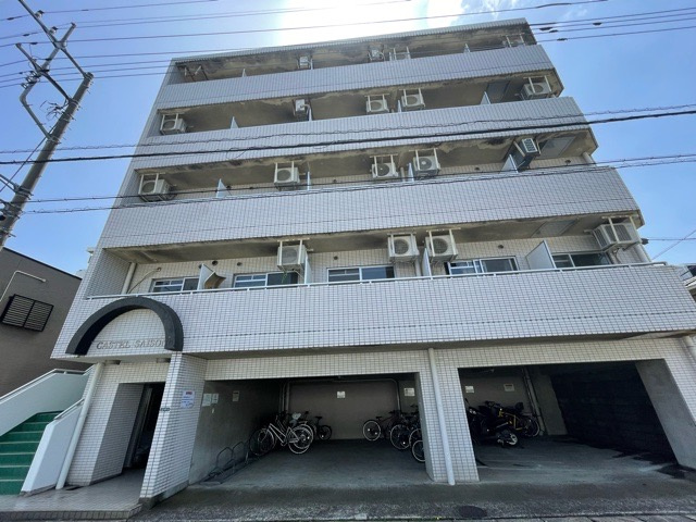 【外観】 | キャトルセゾン淵野辺 | 名前にあった立派なマンションですね。
