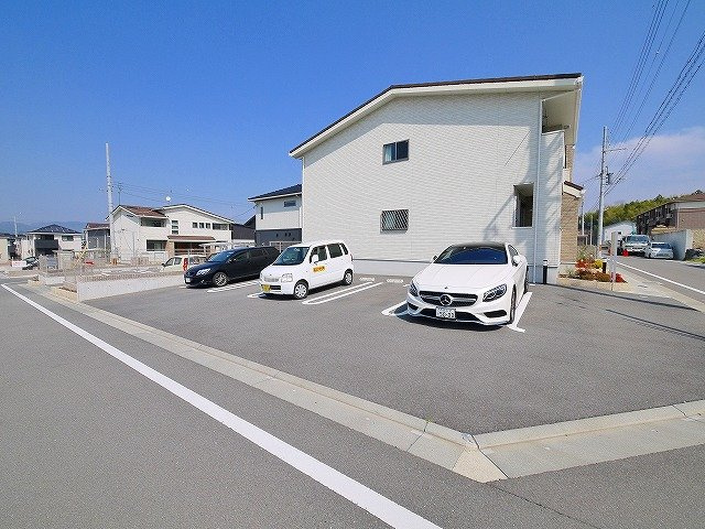 サンリットＢの駐車場