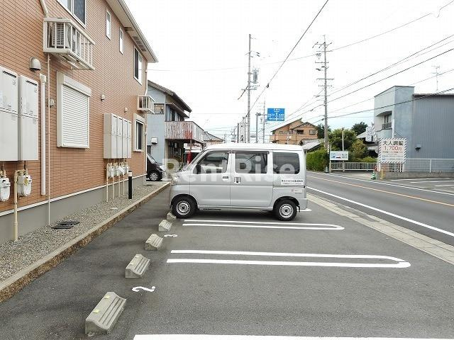 リヴィエの駐車場
