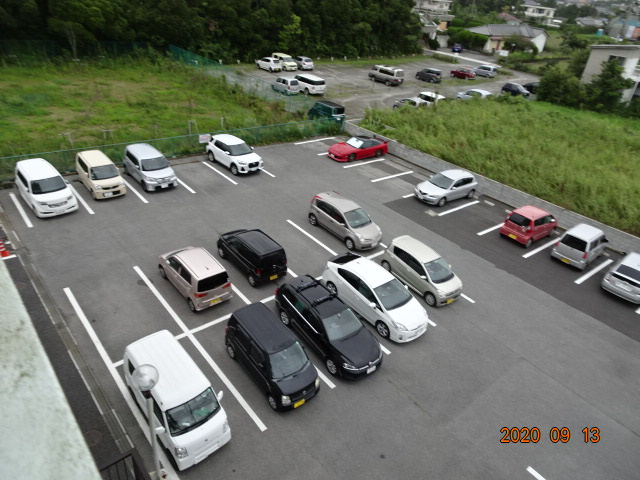 ダイアパレス白子の駐車場